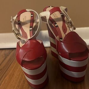 Gucci Bold Red and Cream Platform Heels size 39.5 fits size 8/8.5